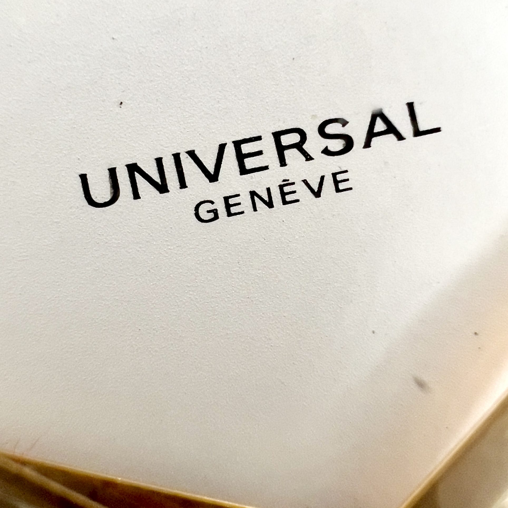 HORLOGE ÉLECTRIQUE UNIVERSAL GENÈVE CIRCA 1960 – Image 5