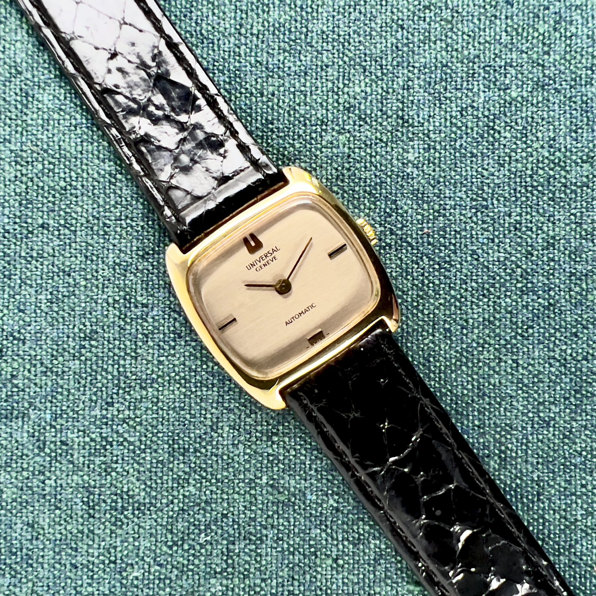 MONTRE UNIVERSAL GENÈVE AUTOMATIC FEMME CIRCA 1970